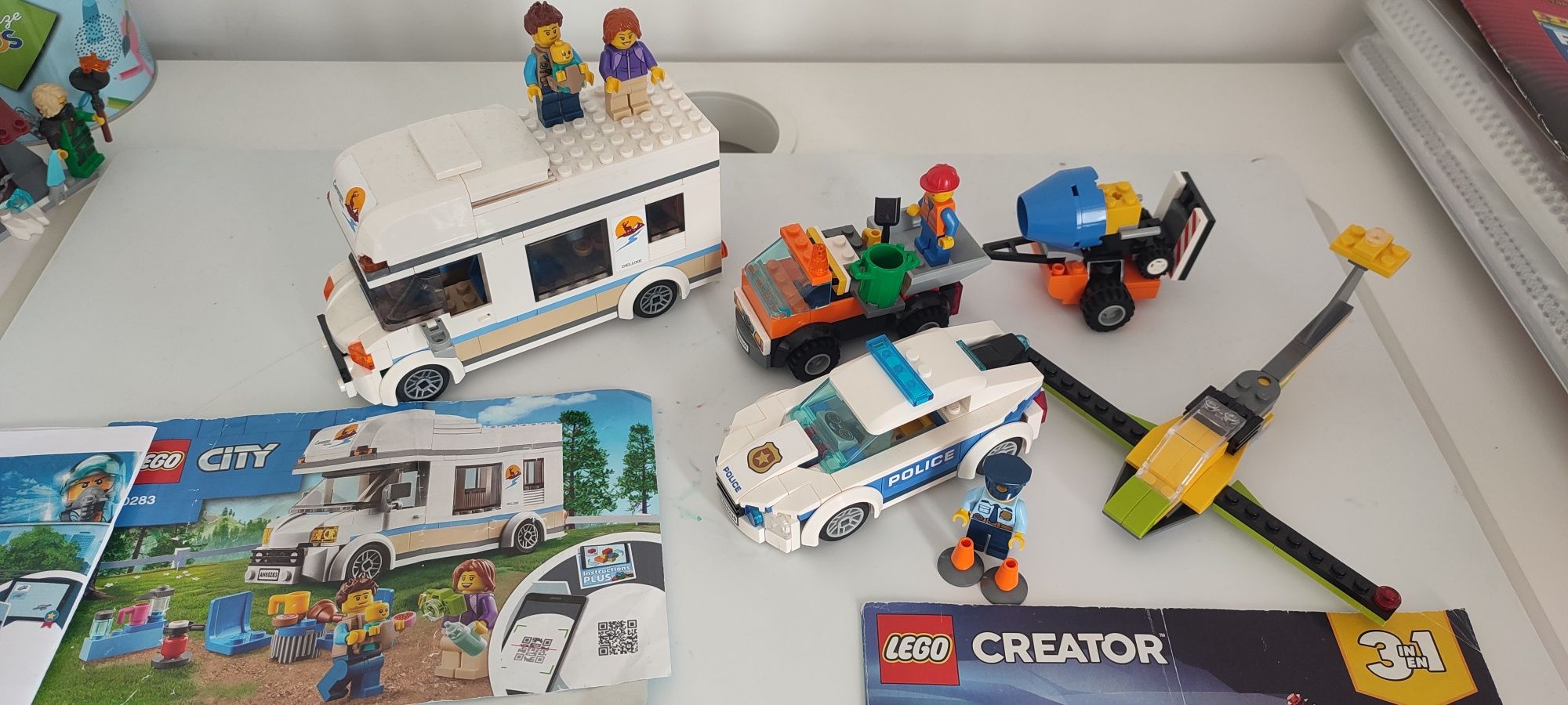 Vând lot Lego City, Rulota și Camion