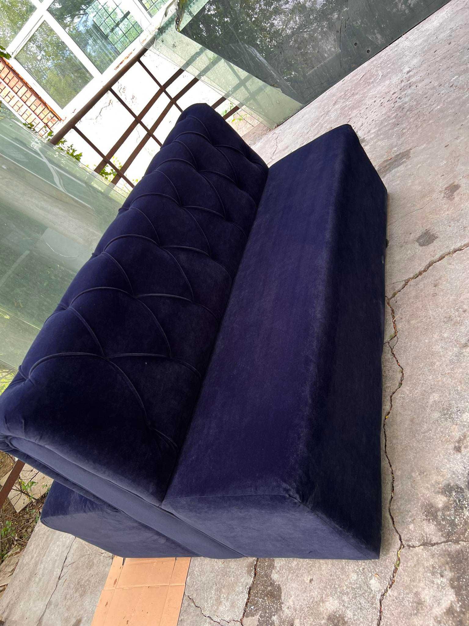Двустранен диван от полиестер