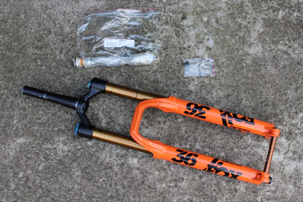 Fox 36 Kashima 29 Factory FIT Grip 2 180mm + shaft 160mm + ax Burgtec