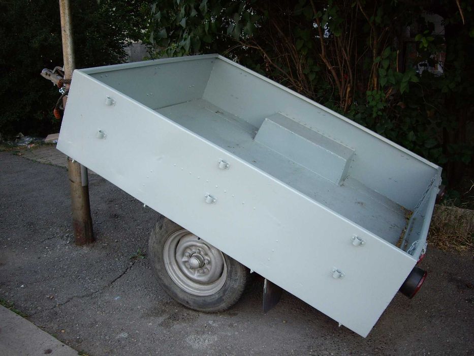 Продавам ремарке за кола