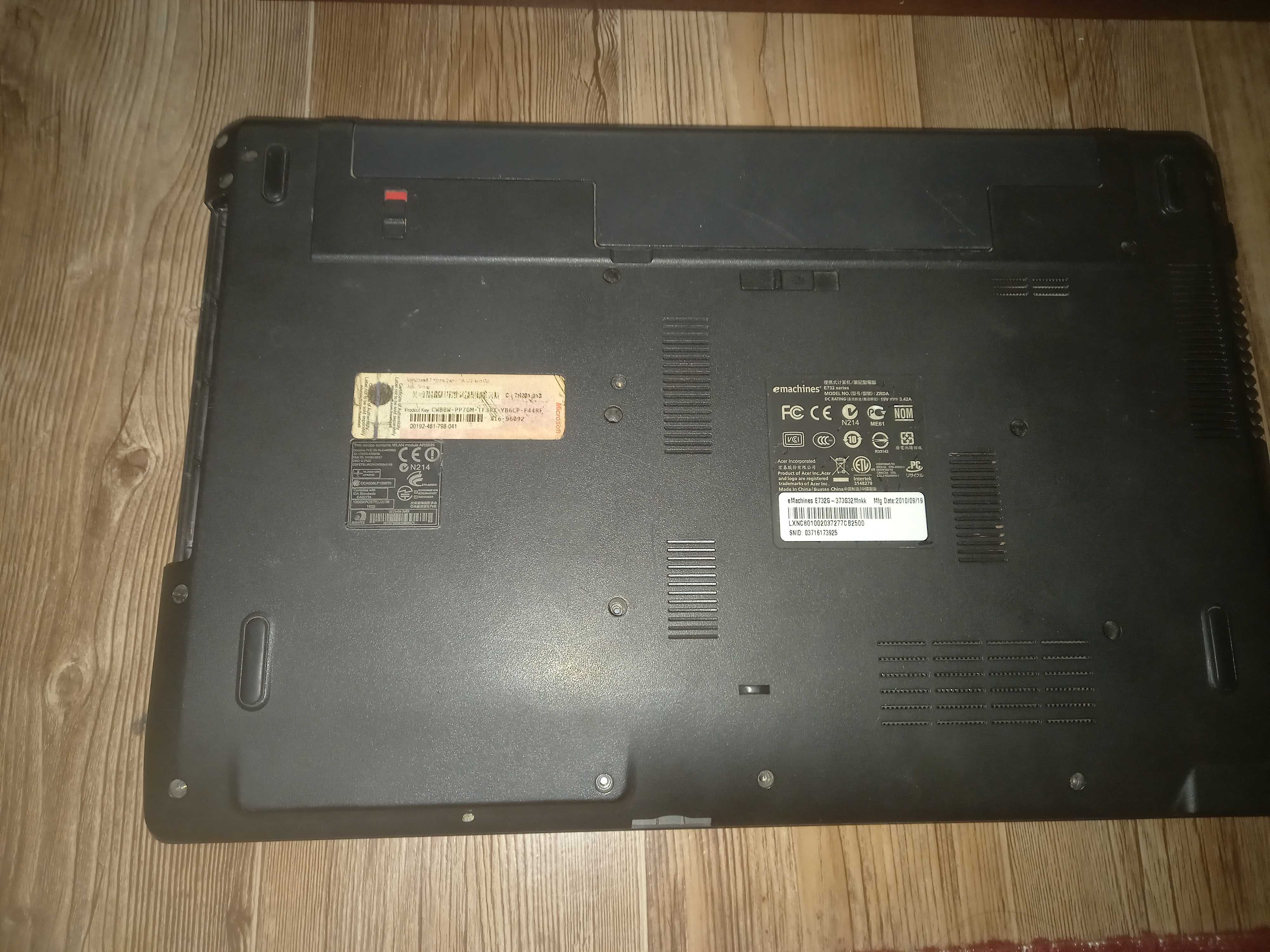 корпус ноутбука eMachines E732G матрицы нету