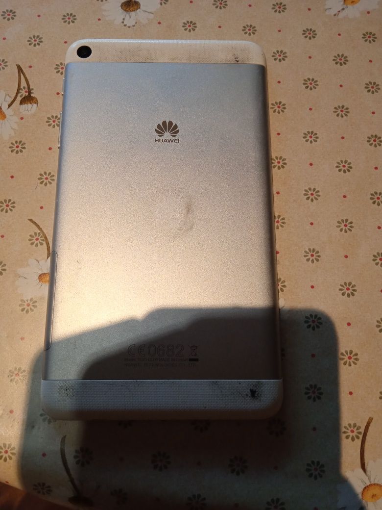 Продавам Таблет Huawei