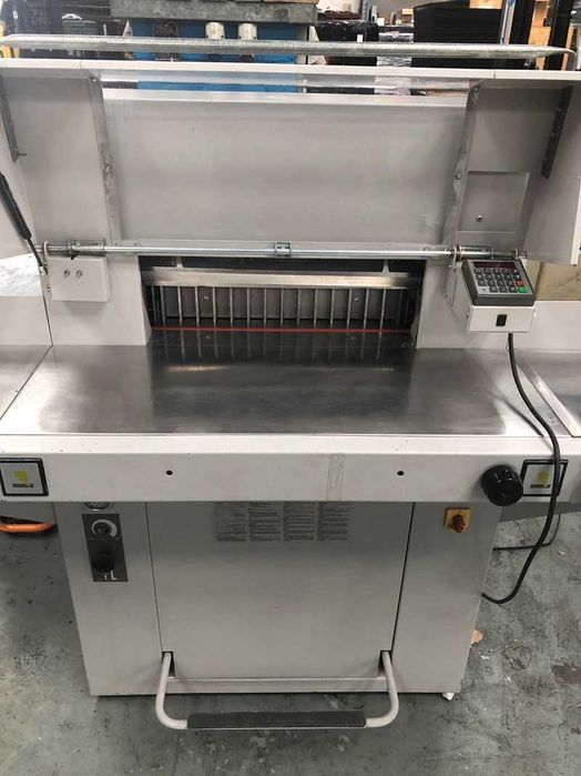 Гилотина за хартия EBA550