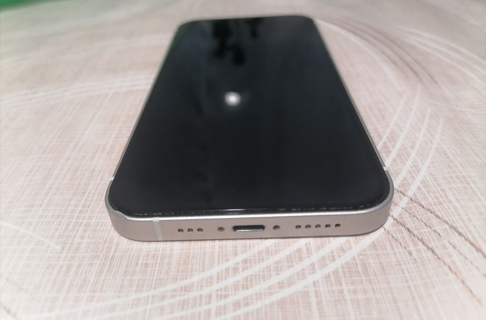 iPhone 12, 64 GB, White с гаранция