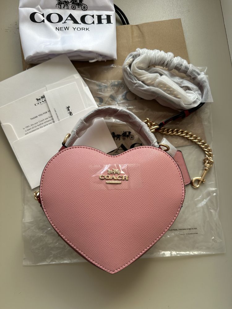Дамска чанта Coach Heart Bag