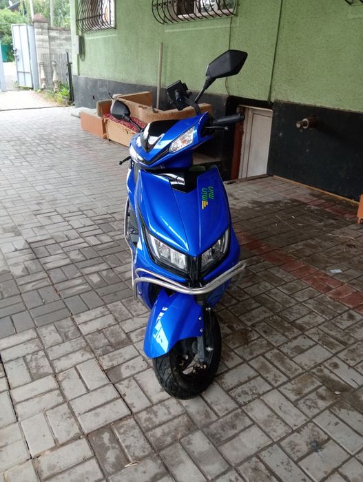 Мопед М8 скутер.