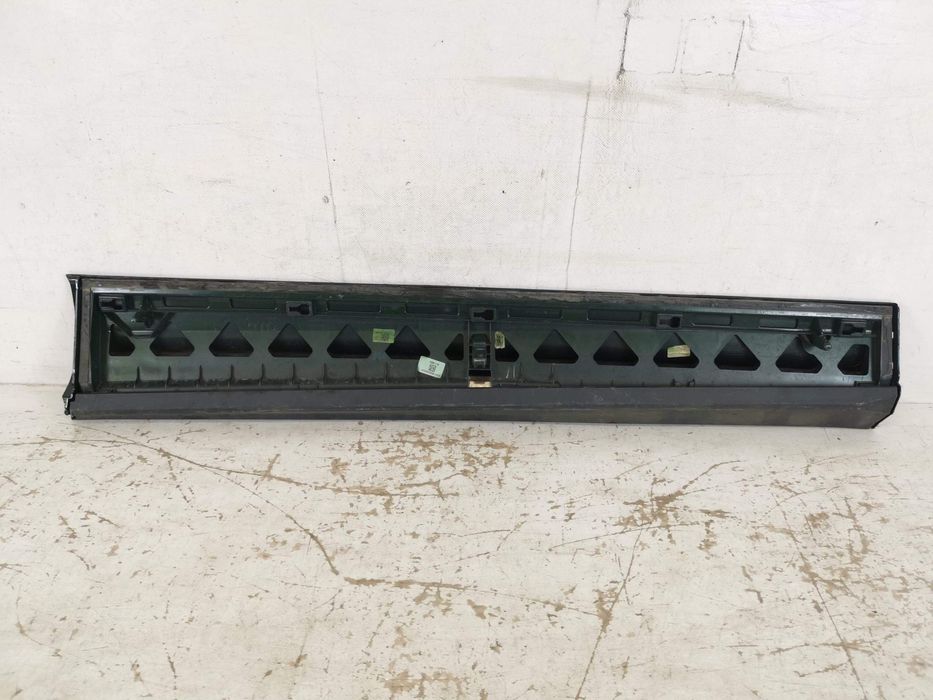 Ауди Q8 / Audi Q8 [ - ] Оригинален лявостранен преден вратен праг в до