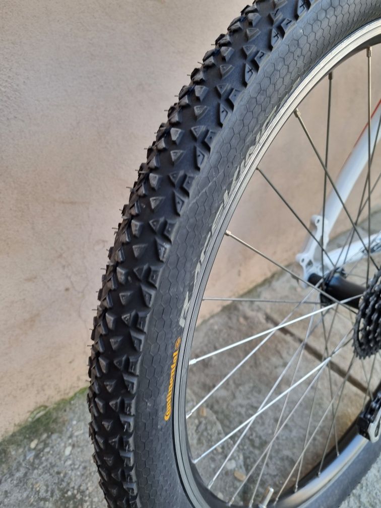 Bicicleta Cube Aim CMPT 26 + anvelope noi + mansoane noi