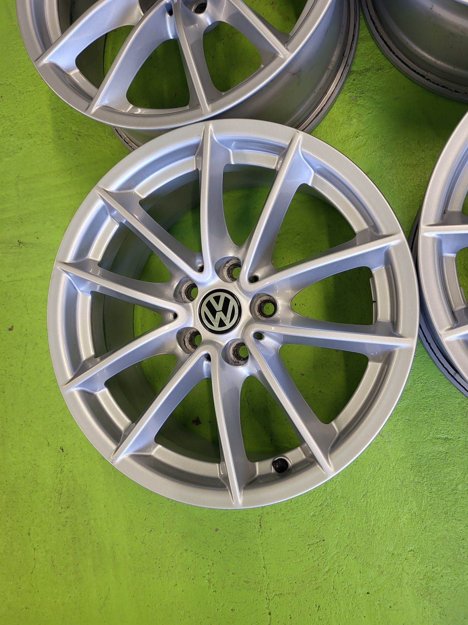 17 5x112 Vw Passat Touran Caddy Audi A4 A5 A6 5х112