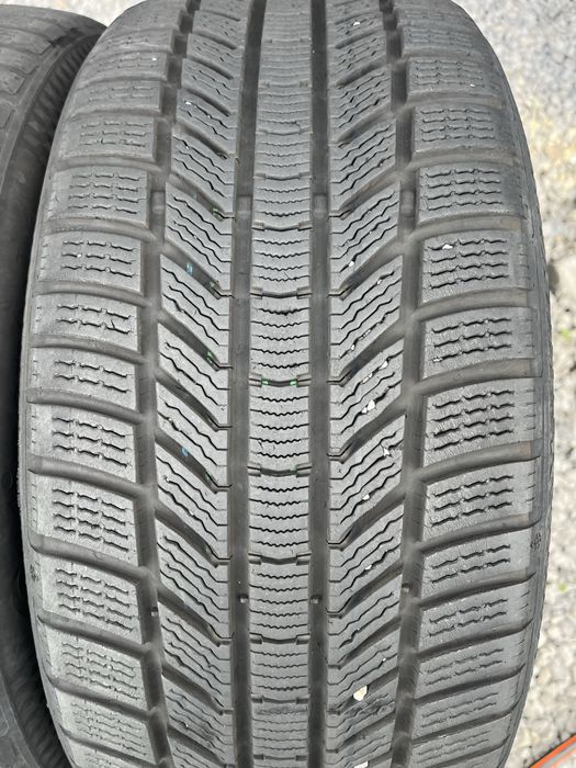 2бр 235/45/18 на 6мм с 23дот