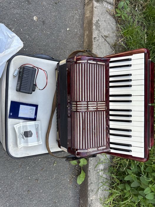 Acordeon Hohner Tango 2 cu 80 basi vergea sita potcoava
