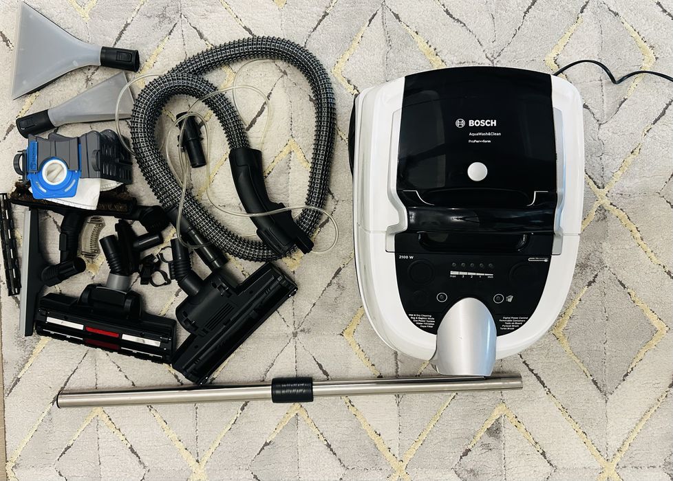 Aspirator cu spalare Bosch BWD421PRO, 2100 W, Filtru Hepa