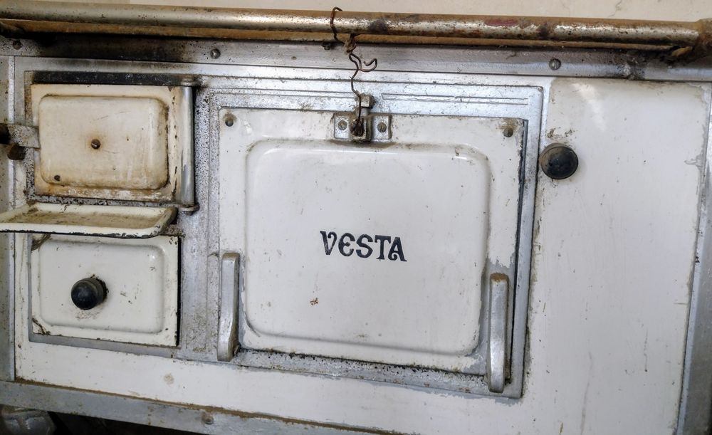 Sobă Vesta pe lemne