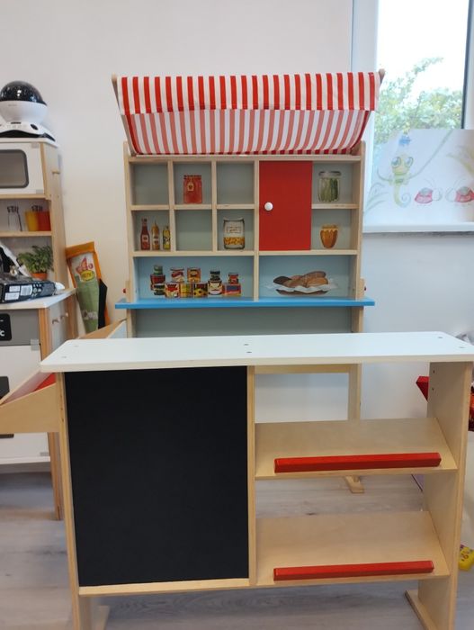 Дървен детски магазин