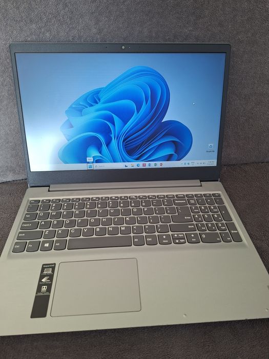 Laptop Lenovo Subtire Aluminiu