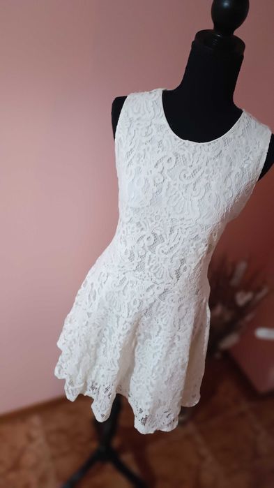 Rochie albă din dantelă – H&M