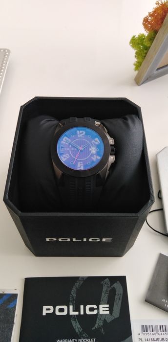 Vand ceas sport Police original nou nouț la cutie personalizata.