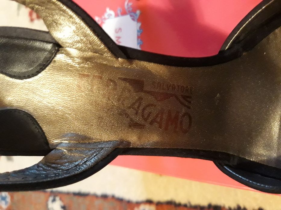 Sandale Salvatore Ferragamo măr. 39, stare foarte bună