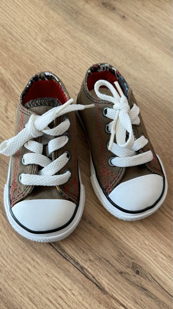 Нови детски кецове Converse номер 20