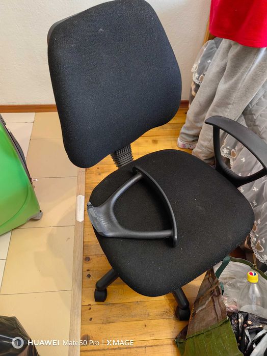 Въртящ стол за офис