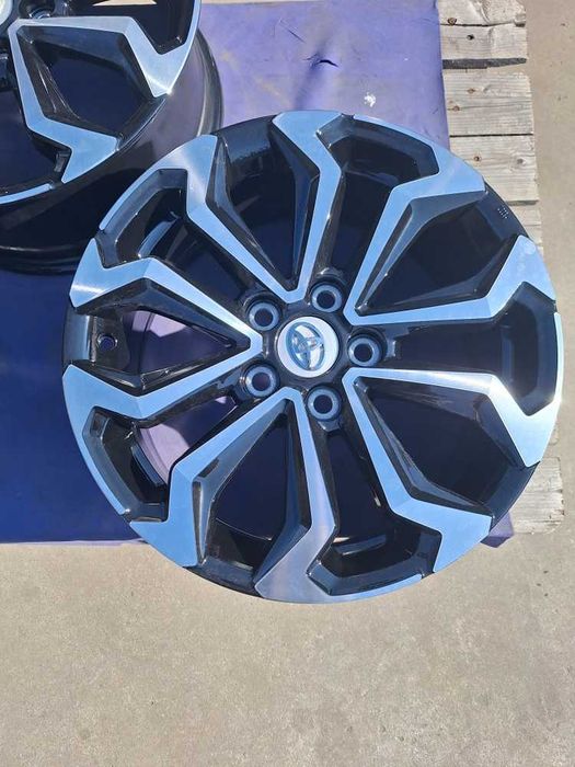 Jante Toyota Yaris Cross 7.0x17 et 50 5x114,3