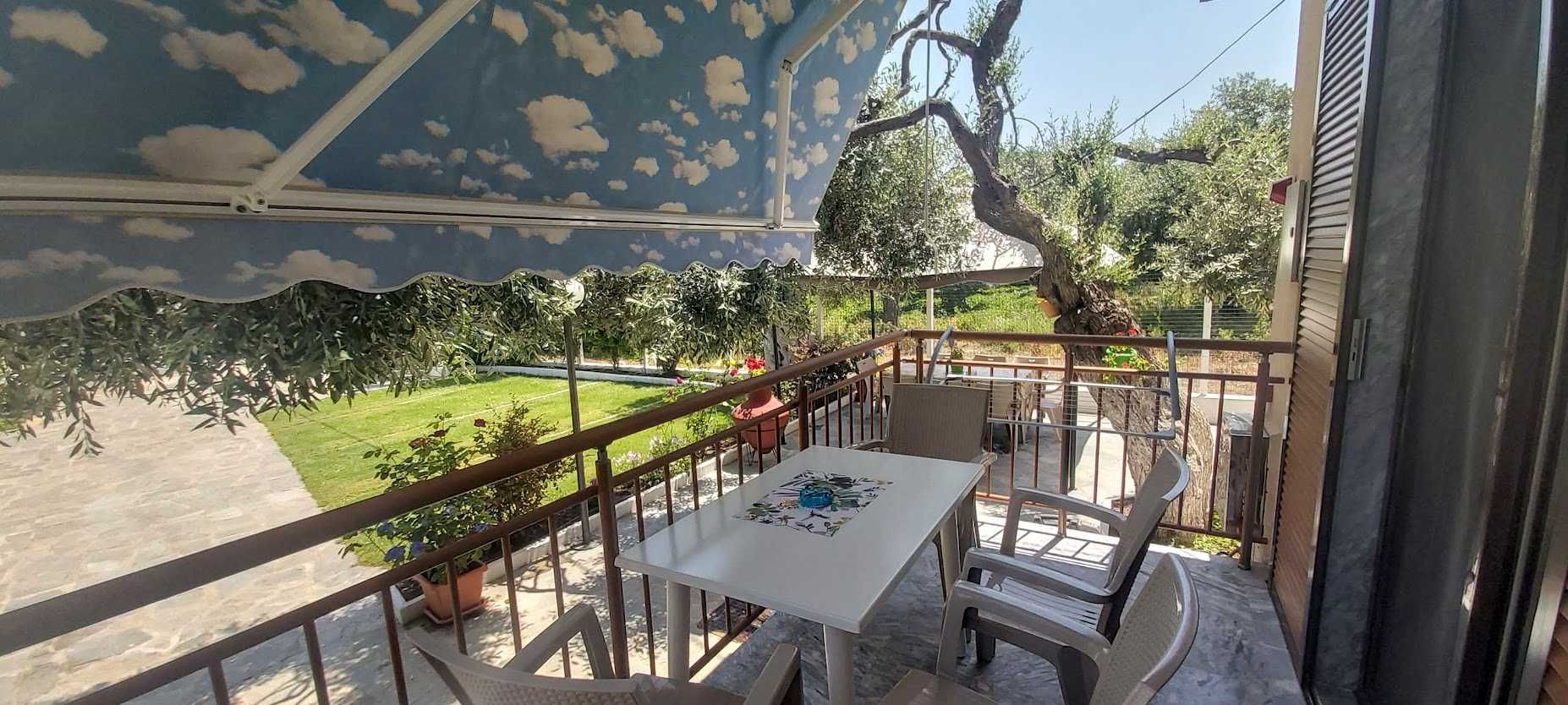 Продава хотел с обща площ 404м2 с двор 1105м2 в Кинара, Тасос, Гърция