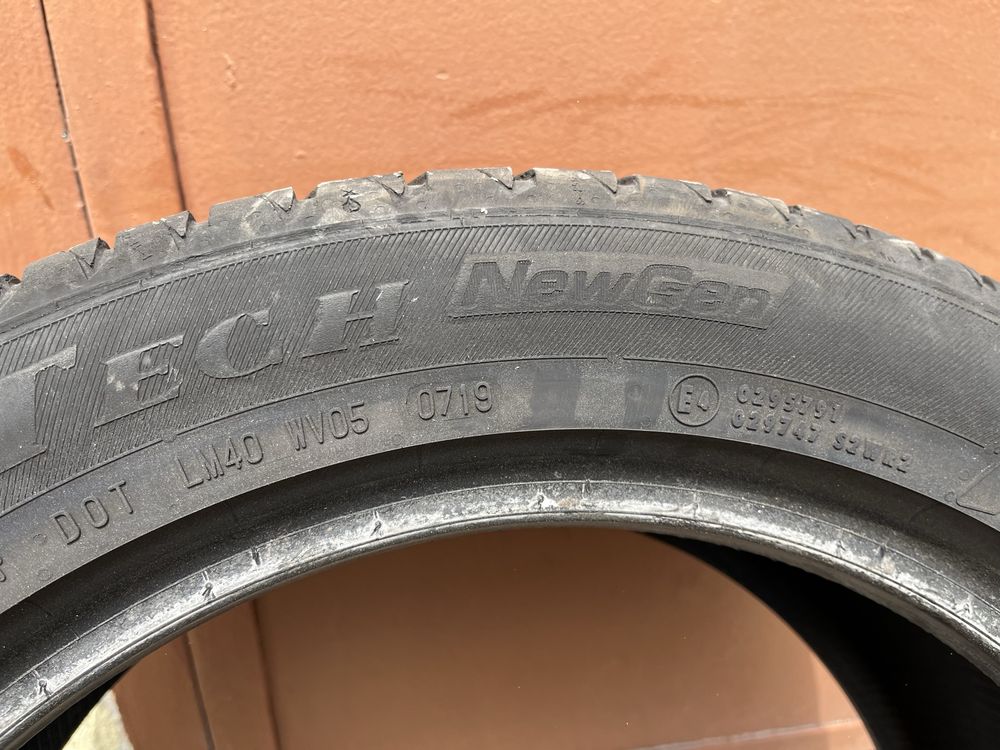 2 бр. летни гуми 225/50/17 Viking DOT 0719 6 mm