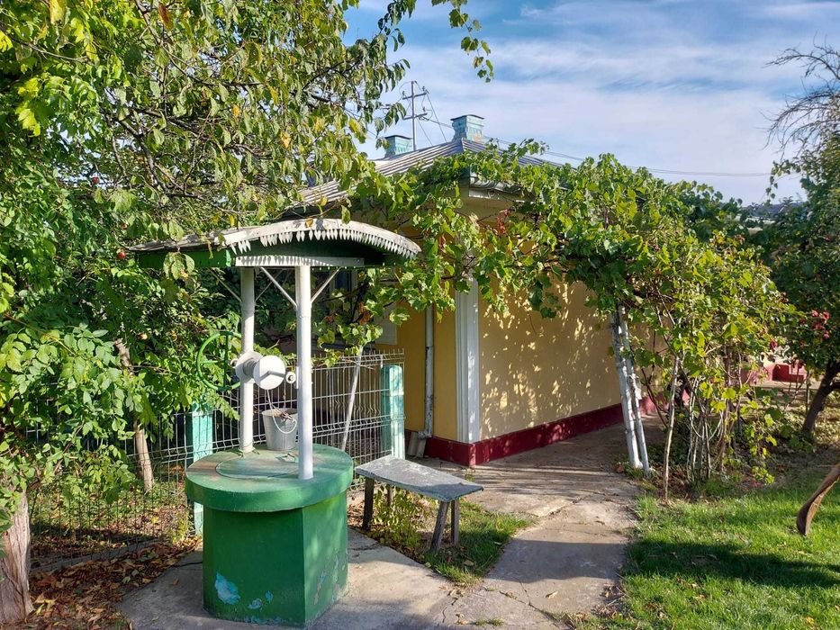 Casa [139mp] + Teren (2190mp) - Voinesti, jud. Iasi [centru]