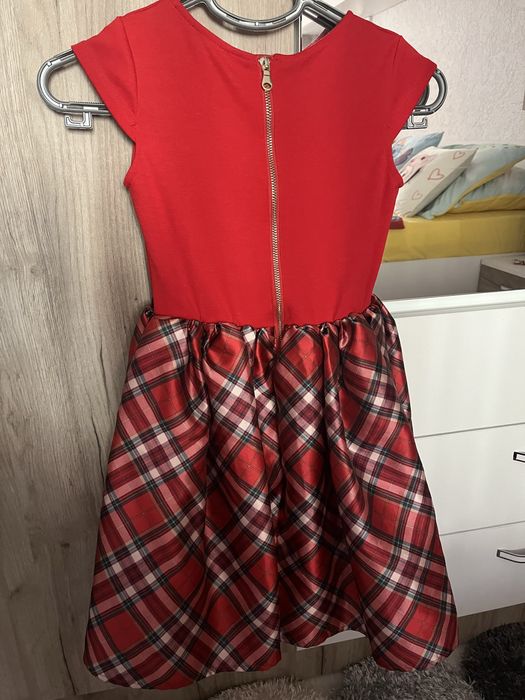 Коледни роклички.