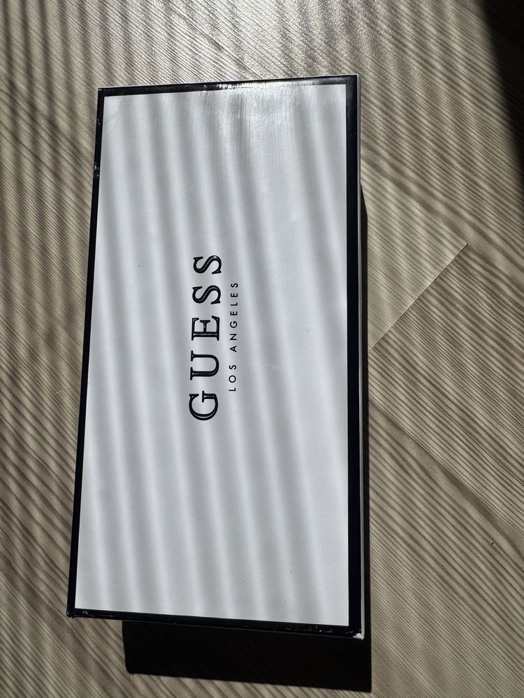 Дамско портмоне Guess
