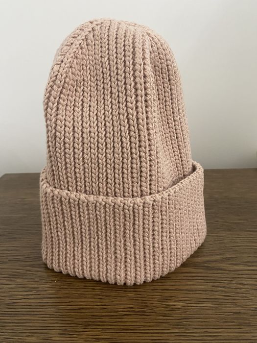 Шапка пыльно- розовая. Новая