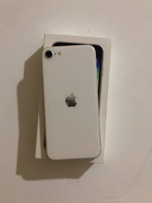 Iphone se 3срочно продам