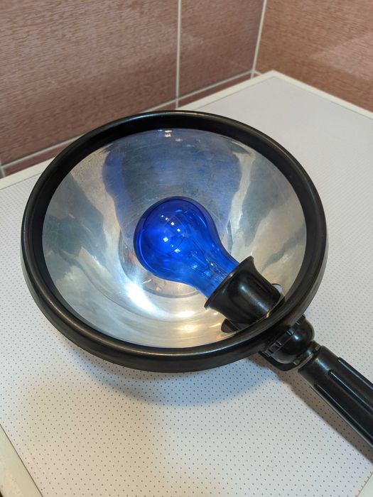 Рефлектор, физиотерапевтическая ультрафиолетовая синяя лампа.