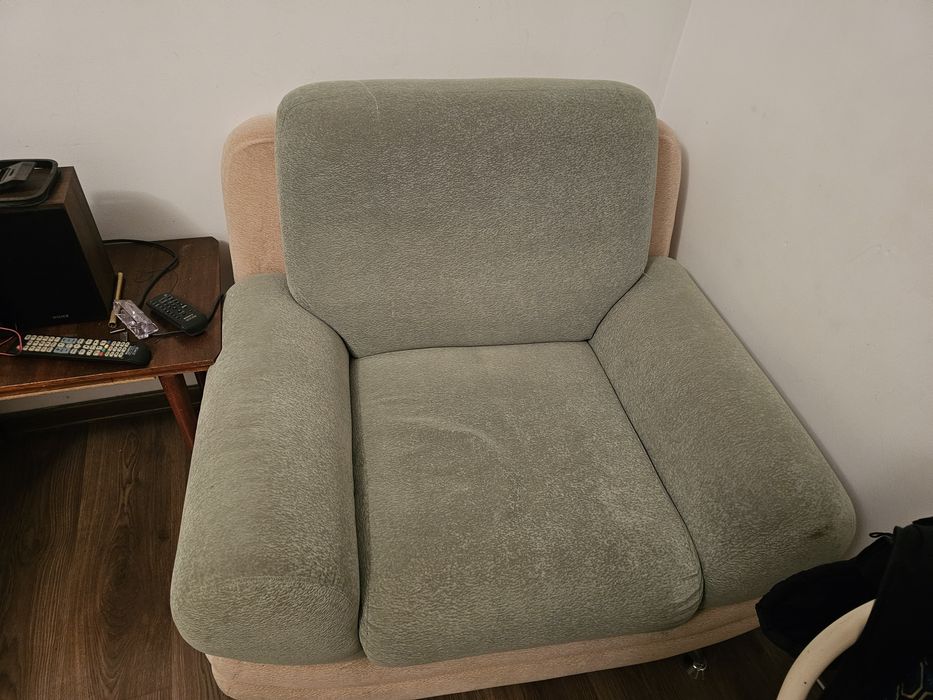 Отдам бесплатно спальный гарнитур и мягкий мебель