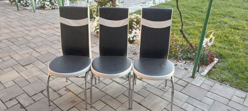 Vând masa sticla si 6 scaune bucătărie