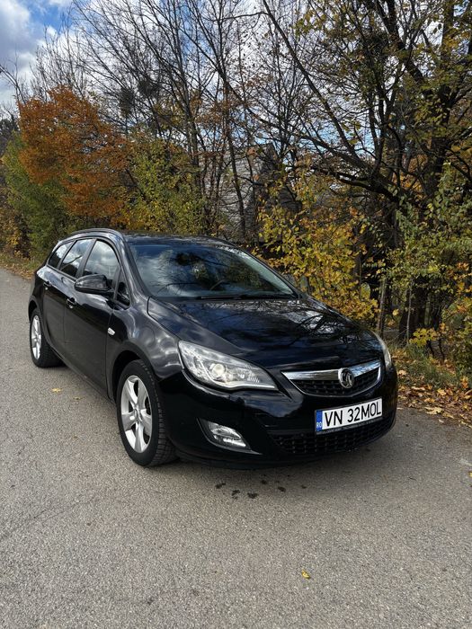 Opel Astra J 2011 1.7D manual