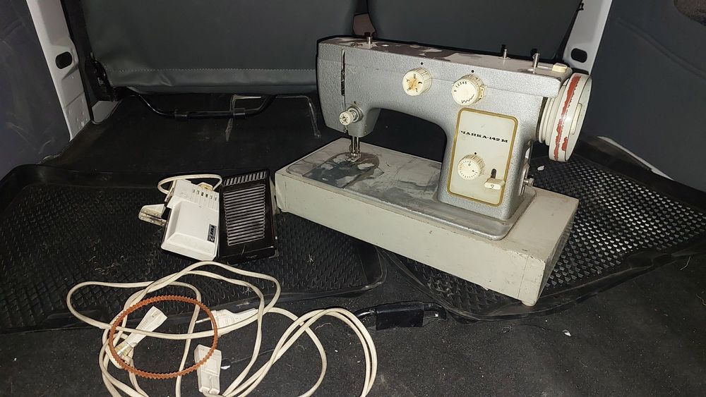 Чайка-142м мадел швейная машинка