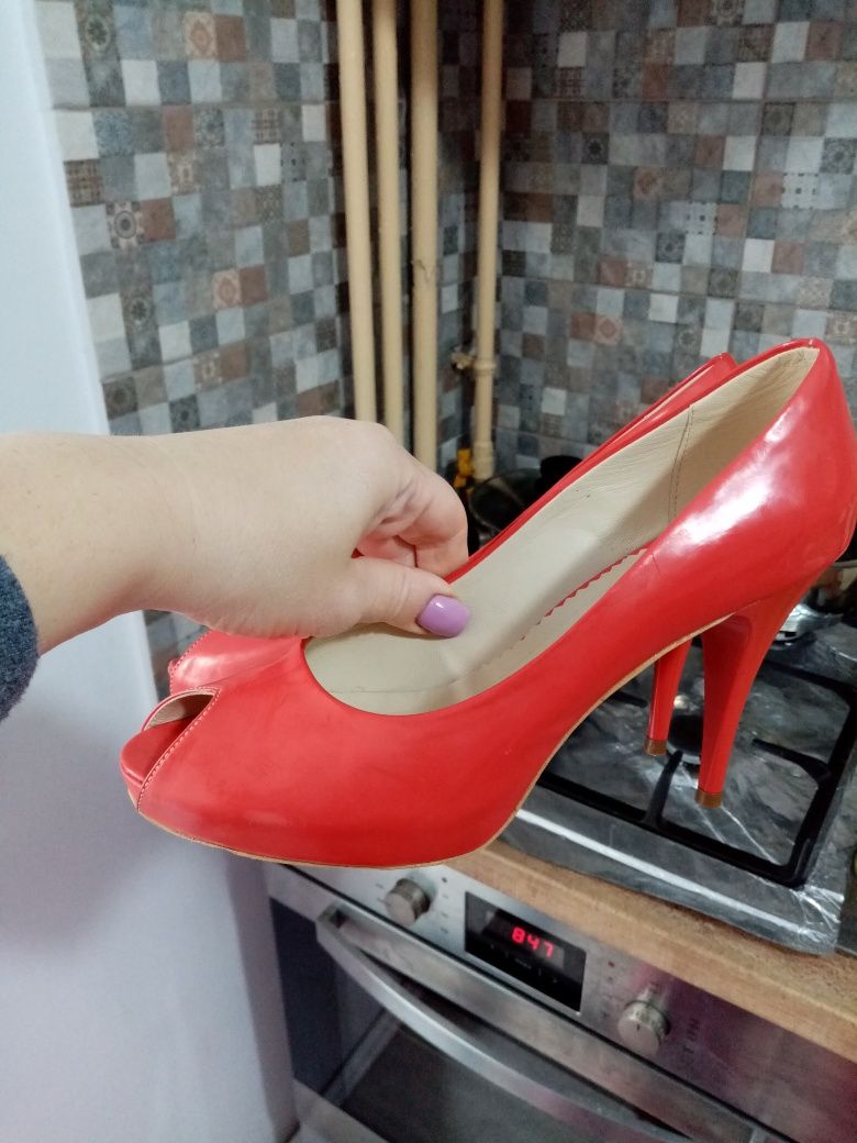 Pantofi piele lacuita