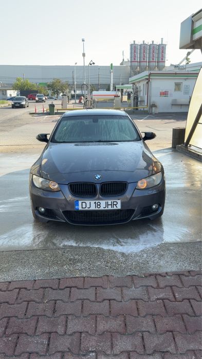 Vând bmw seria 3 e92 usor avariat