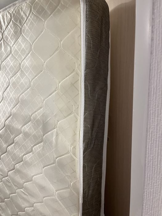 Продам  двухспальный матрас