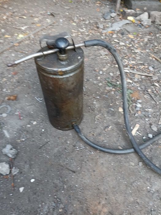 Маслонагнетатель                                .