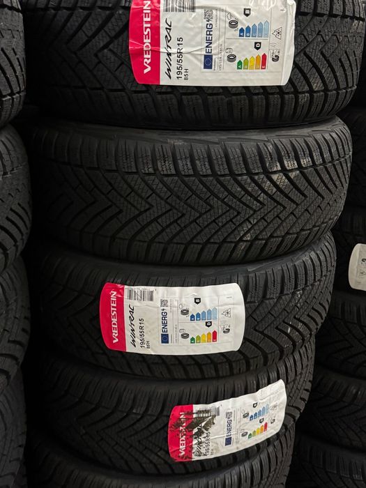 Vând 4 anvelope 195/55/15 vredestein de iarnă noi