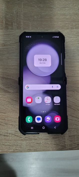 Galaxy Z Flip 5 in stare perfecta
