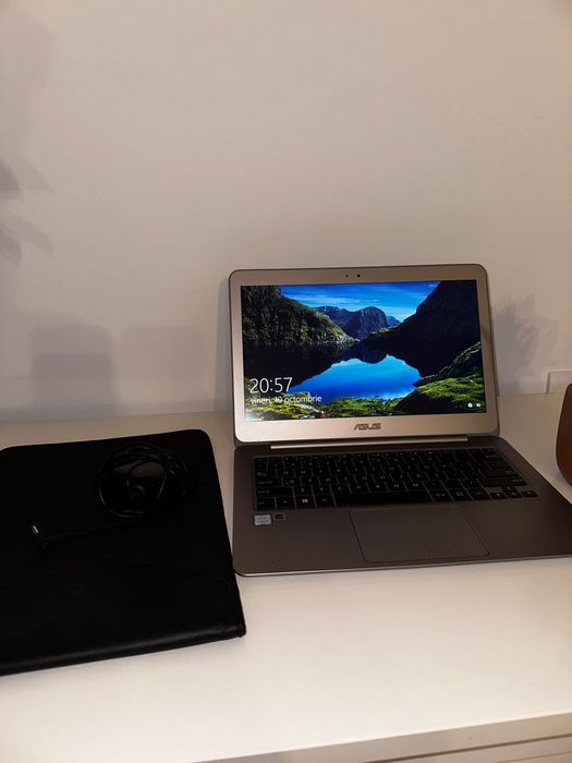 Laptop Asus ZenBook UX306U ultra slim functionare perfecta