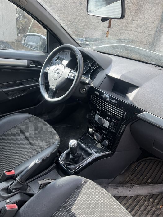 Opel Astra H 1.6i 16V на части