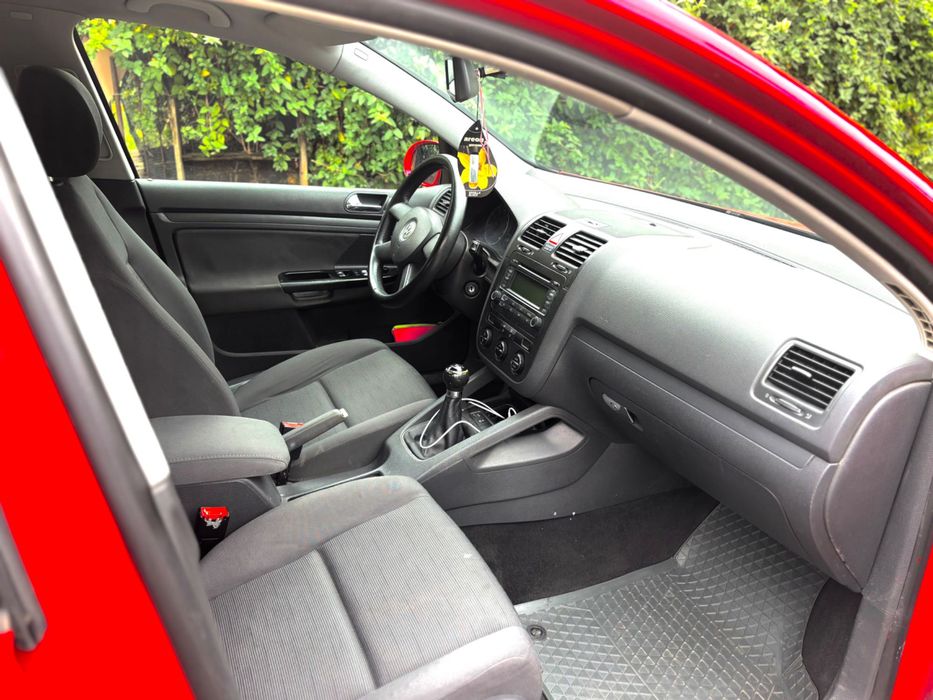 Vând VW Golf 5, benzină
