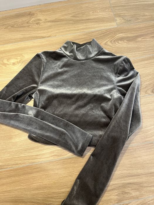 женская кофточка с открытой спиной