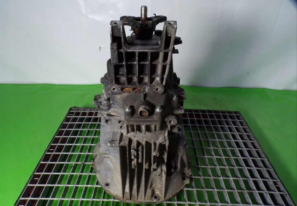 Кутия за Mercedes Clk w208 2.0 benzin