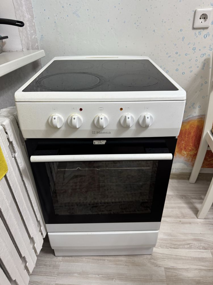 Продам Hansa электрплиту