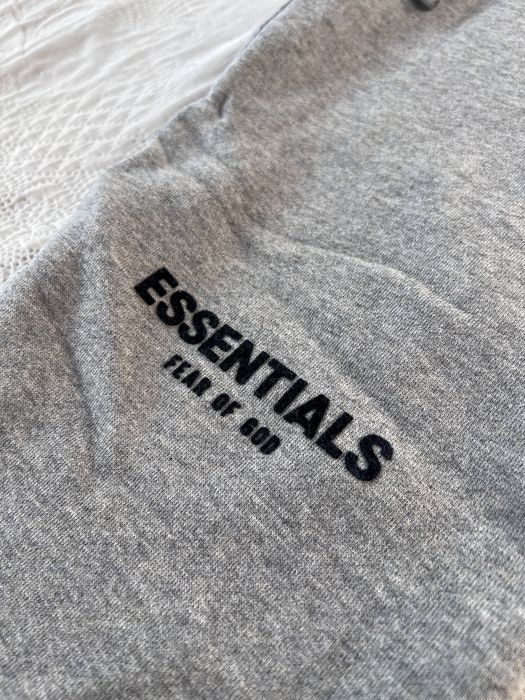 Екип Essentials Gray